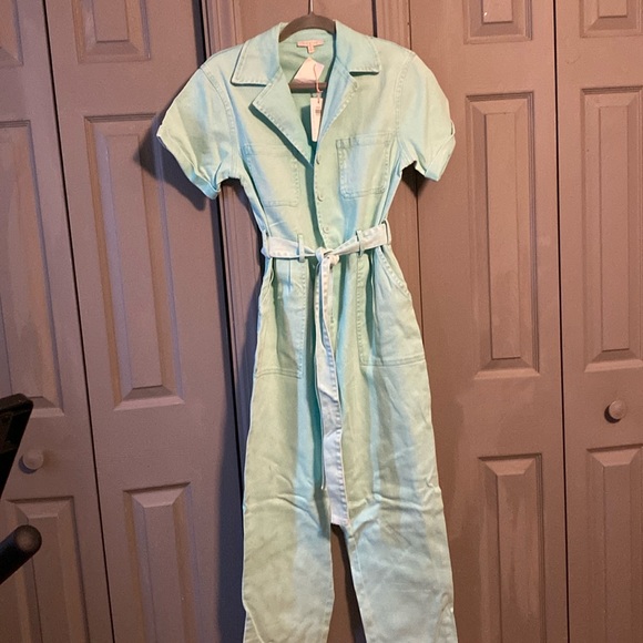 Cute green jumpsuit! - Picture 1 of 4